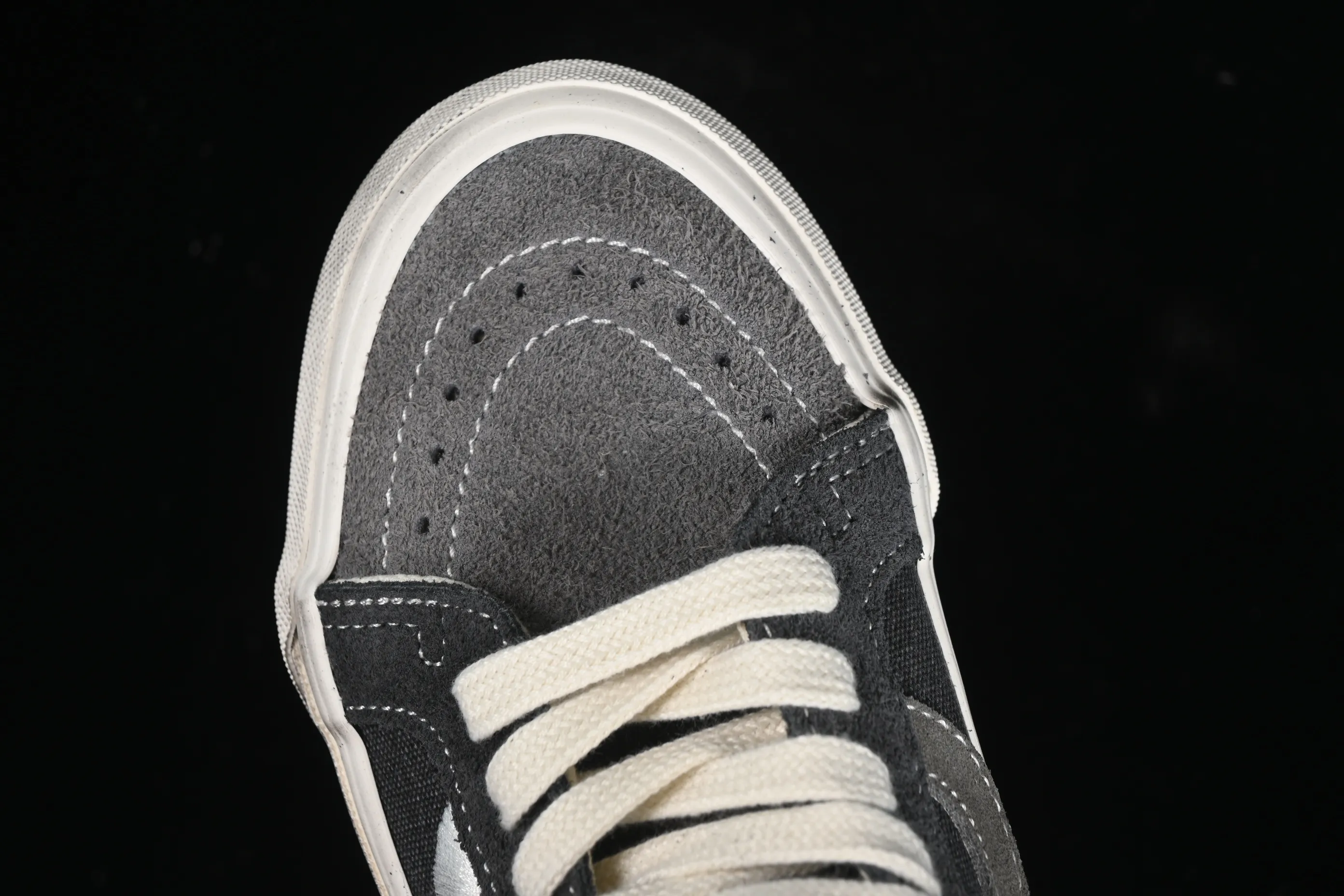 All categories Vans Vans series Vans Hi Vans high-top Notre x Vans Premium Sk8-Hi 38 Vans high-top casual sneakers VN000CR0RVN